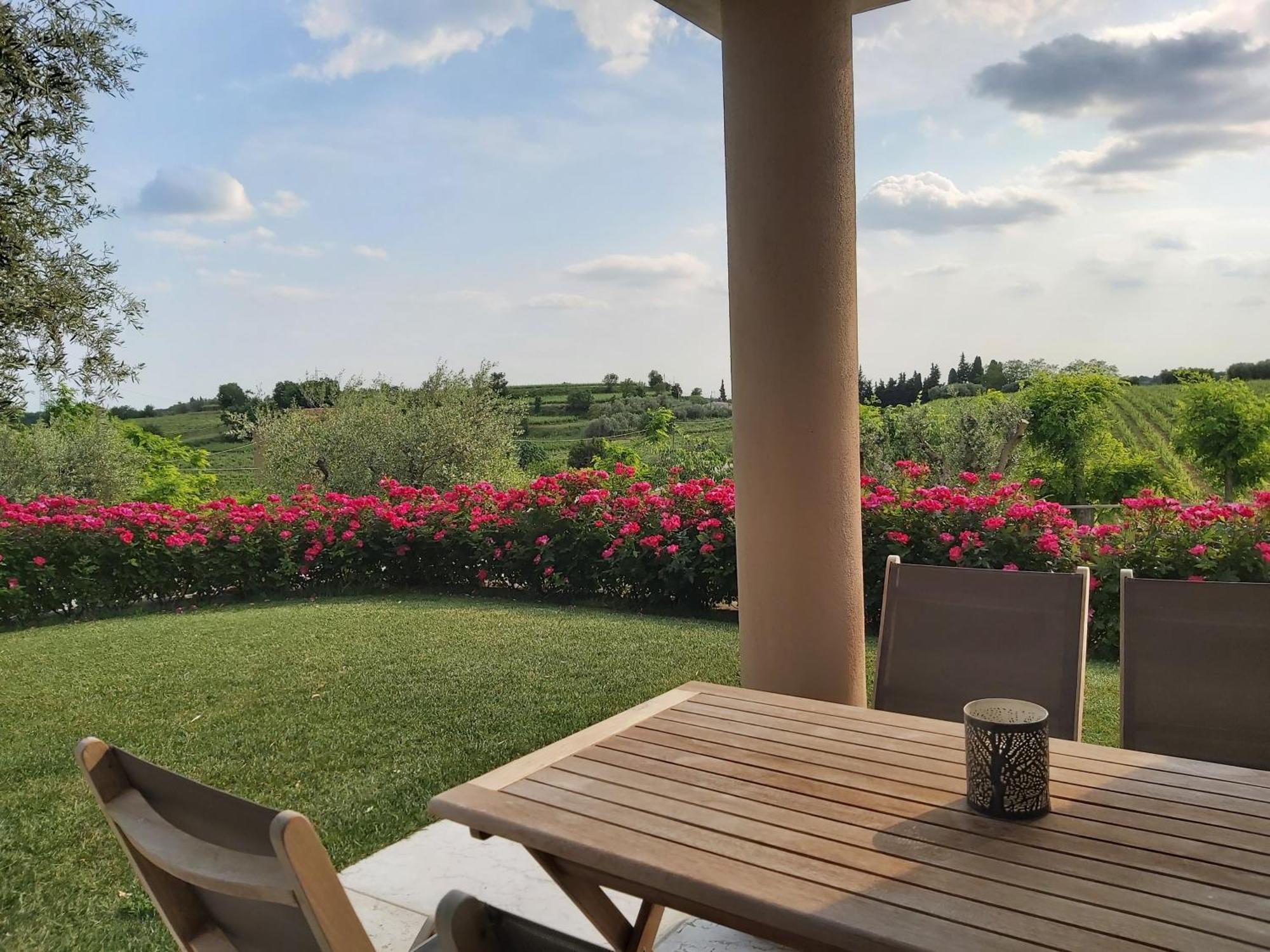 Villa Poggio Bardolino Szoba fotó